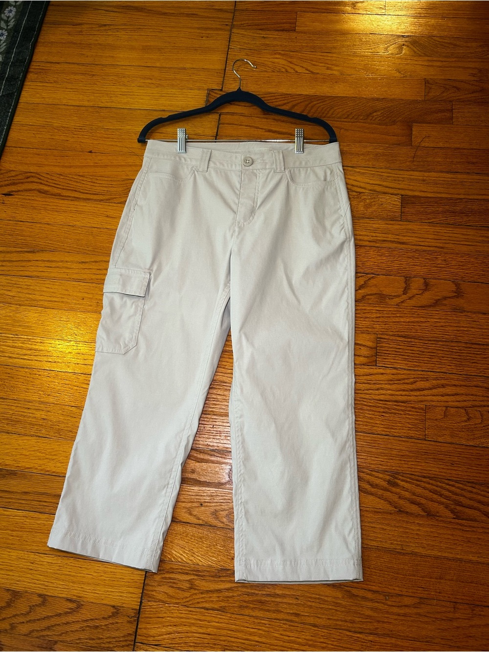 Eddie Bauer White Cargo Capris size 4